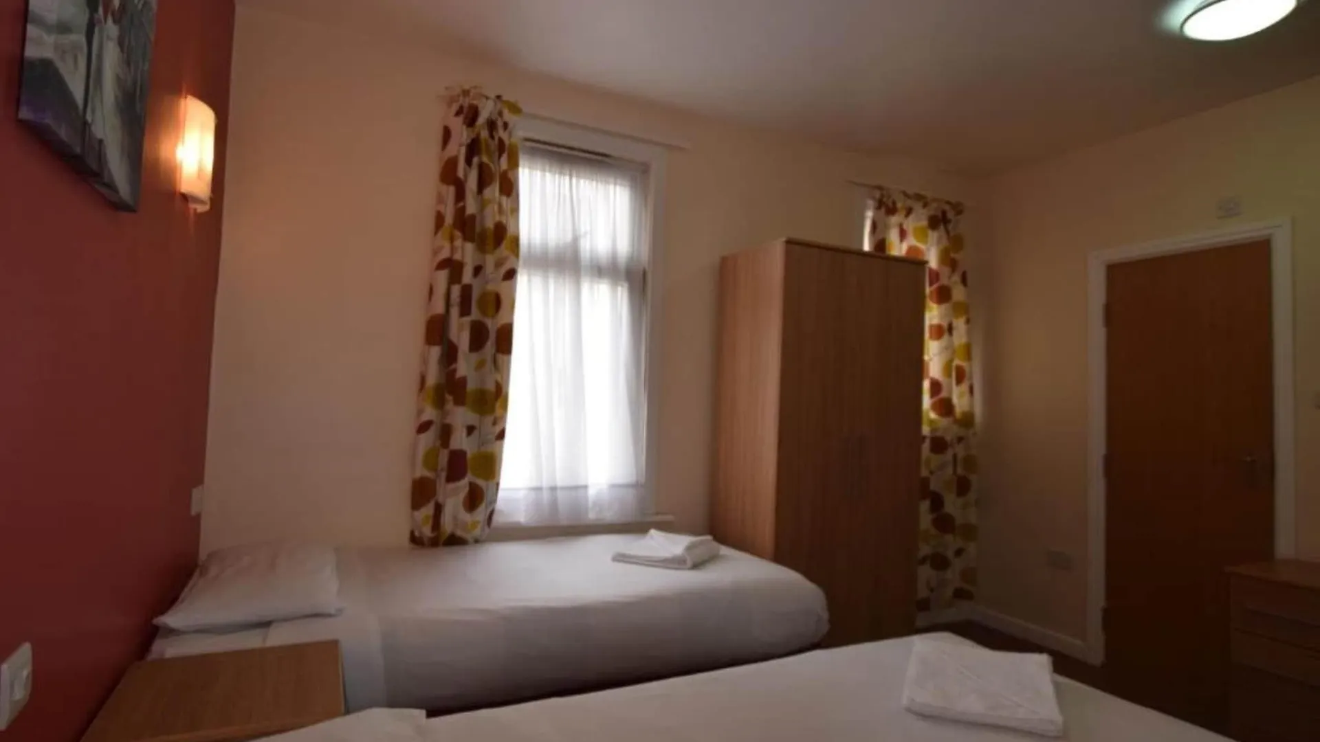 אילפורד Cranbrook Hotel