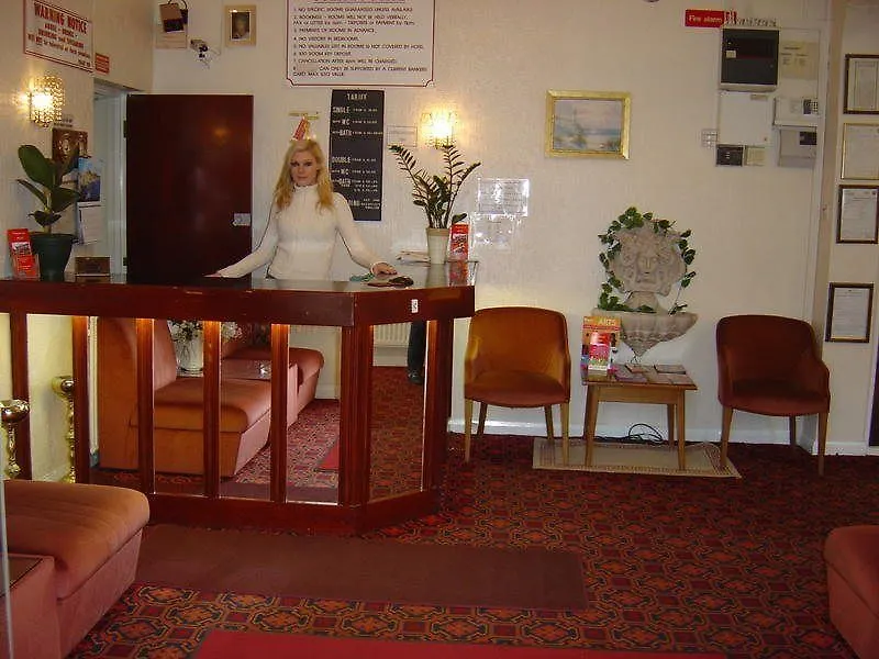 אילפורד Cranbrook Hotel 2*,
