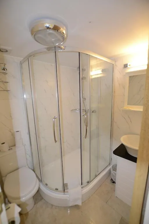 Cranbrook Hotel Ilford